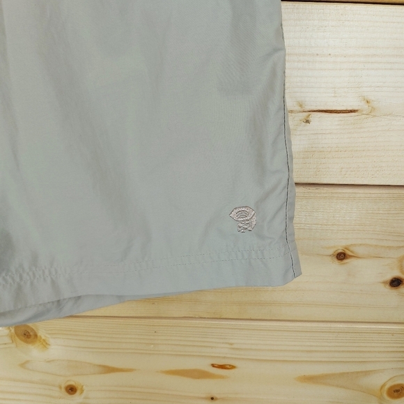 🍄3/50$🍄 MOUNTAIN HARD WEAR hiking outdoor sports shorts size 12 - Picture 3 of 8